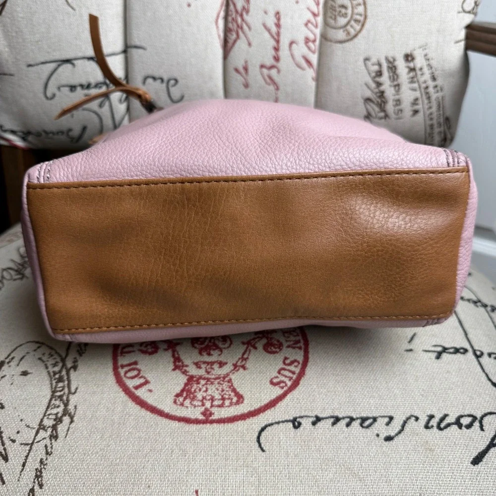 The Sak Lavender Pink Leather Crossbody Bag Tan Trim Pebbled Purse Zip Top EUC